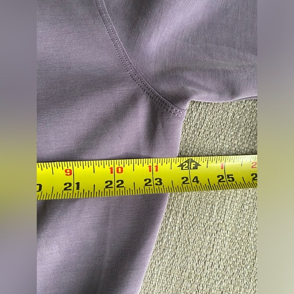 Lululemon Jacket Women’s 4 Sweatshirt Crop Purple Pullover - Picture 8 of 9
